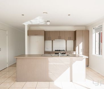 SPACIOUS FAMILY LIVING IN A PEACEFUL LOCATION! - Photo 5