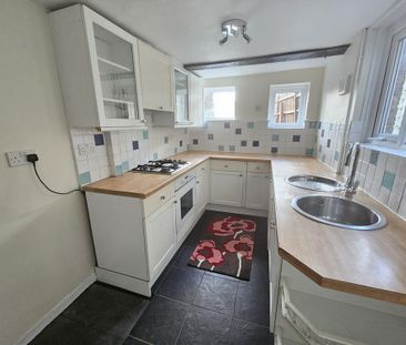 2 bedroom terraced house to rent - Photo 5