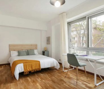 Room in a shared 10-bedroom apartment for rent in Atalaya. - Photo 5