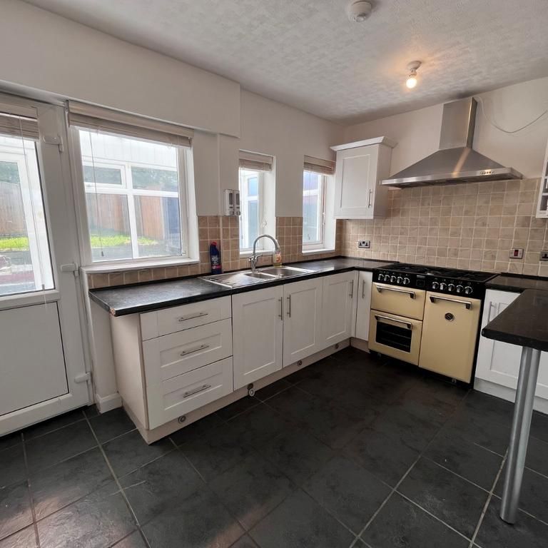 3 bedroom house to rent - Photo 1