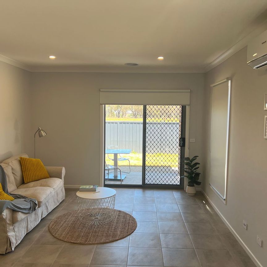 Brand New 4Br Home in Weir Views, Melton @ $495 or Optional Furnished @ $535 - Photo 1
