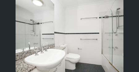 Lovely 3-bedroom townhouse - Photo 3