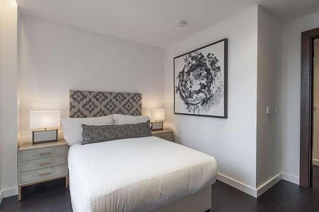 The Residence, Charles Clowes Walk, London, Nine Elms, SW11 - Photo 5