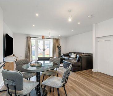 3 bedroom semi-detached house to rent - Photo 3