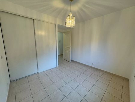 Superbe Appartement 3 pièces à louer à Bastia - - Photo 2