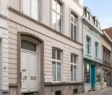 Appartement te huur in Ronse voor € 995 met 2 slaapkamers - Photo 1