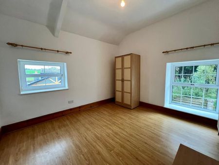 4 bedroom semi-detached house to rent - Photo 3