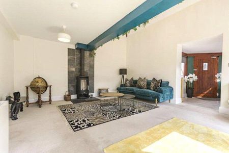 4 bedroom link detached house to rent - Photo 3