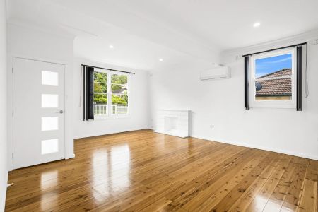 5 Sidney Street, Gwynneville. - Photo 4