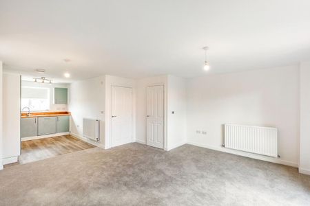 3 bedroom semi-detached house to rent - Photo 4