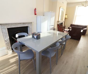 Room in a Shared House, Bow Road, E3 - Photo 1