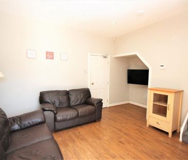 4 bedroom terraced house to rent - Photo 5