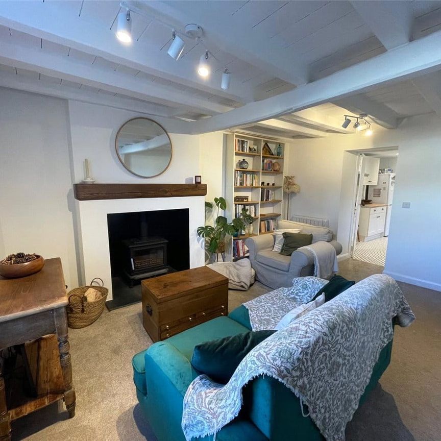 Available now, 2 The Terrace is a delightful two bedroomed terraced cottage ideally situated within the beautiful village of Ingleby Arncliffe which offers a wonderful selection of amenities. - Photo 1