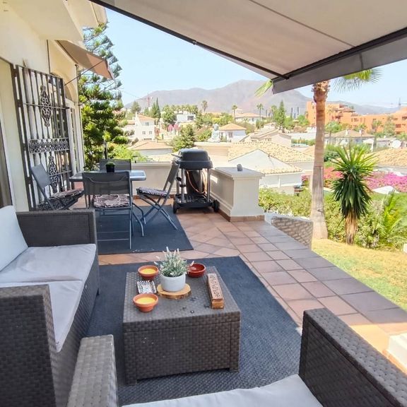 Luxury Villa for rent in Estepona, Andalusia - Photo 1