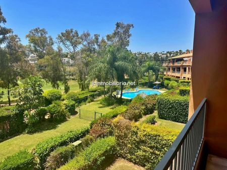 Apartamento en Estepona, Atalaya, alquiler - Photo 2