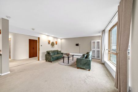 42/12 Gardner's Crescent - Photo 3