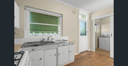 Charming Solid-Brick Unit - Photo 4