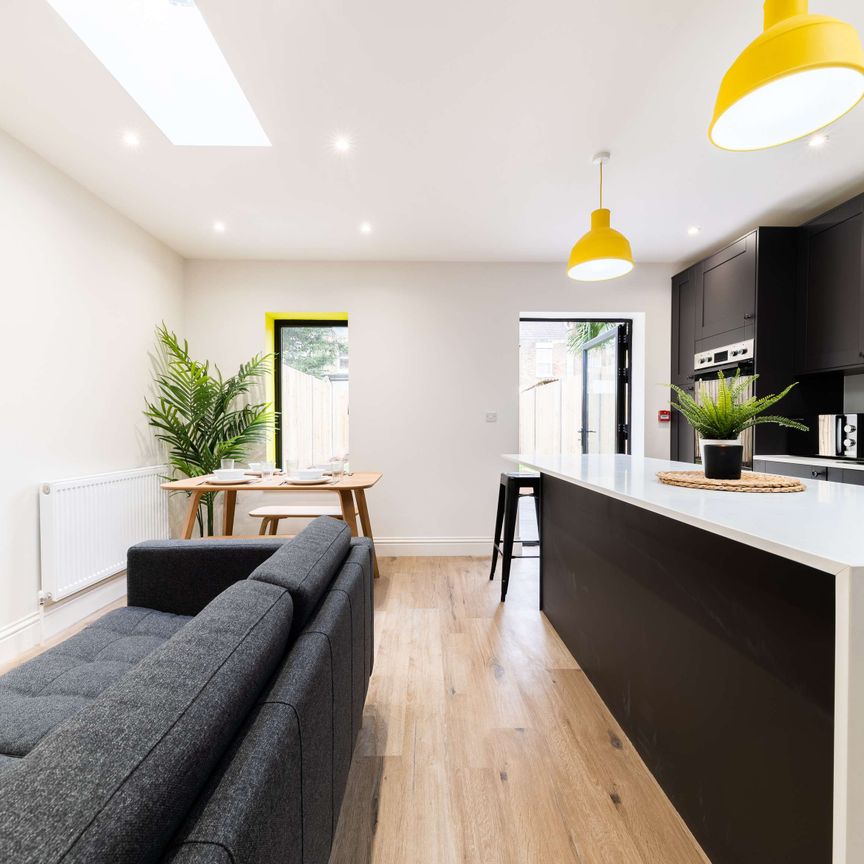 Caithness Road Room 3 - Photo 1