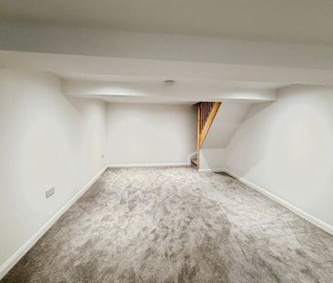 5 bedroom end of terrace house to rent - Photo 1