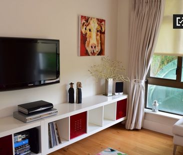 Interior room in 5-bedroom apartment in Rathfarnham, Dublin - Photo 4