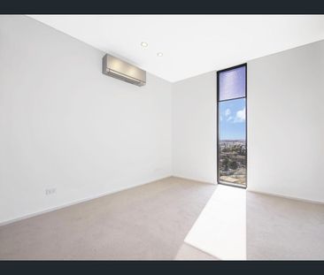 Stylish 2-Bedroom Apartment in Prime Location - Photo 2