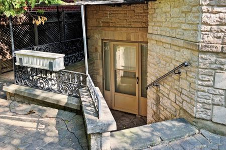 For Lease - 348 Greenfield Avenue, Toronto, Ontario - Photo 2