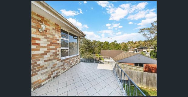 Spacious Full Brick Family Home in Prime Hornsby Location - Photo 1