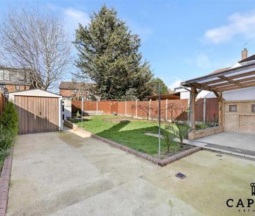 4 bedroom detached house to rent - Photo 1