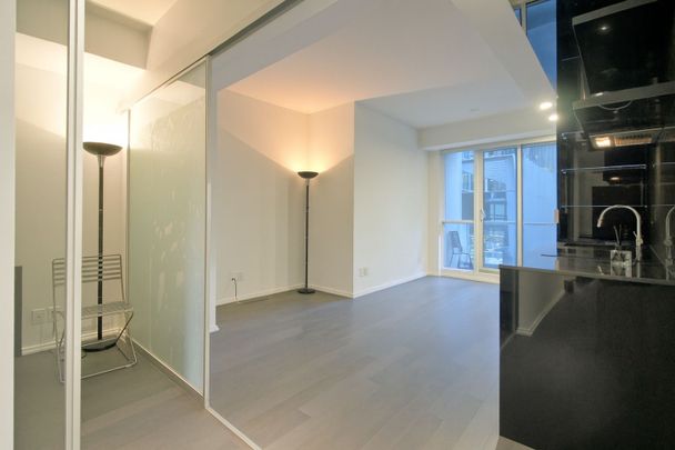 For Lease - 70 Temperance Street Unit# 812, Toronto, Ontario - Photo 1