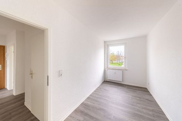 Attraktive 3 Zimmer-Erdgeschosswohnung mit Balkon in Merseburg Nord - Photo 1