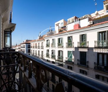 2 bedroom luxury Flat for rent in Madrid, Spain - Photo 2