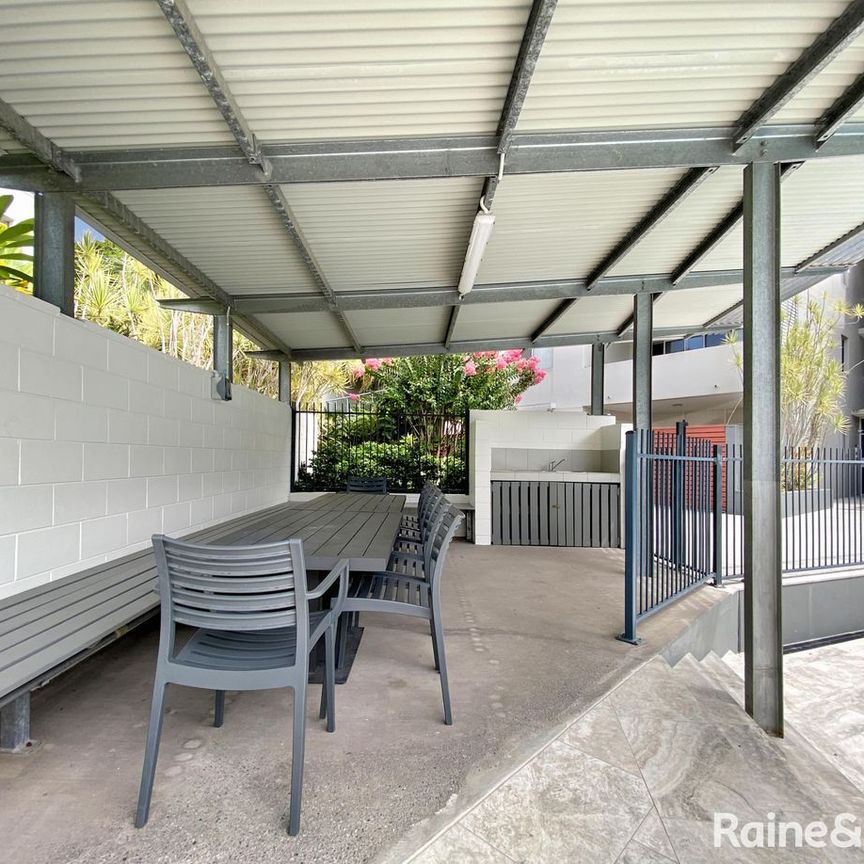 Exceptional Living in Toowong: Stylish Apartment with Pool, Gym, and Modern Amenities! - Photo 1