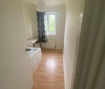 Room in a Shared Flat, Longberrys, NW2 - Photo 4