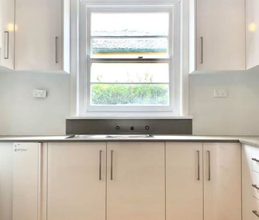 2 Bedroom Semi Home - Photo 6