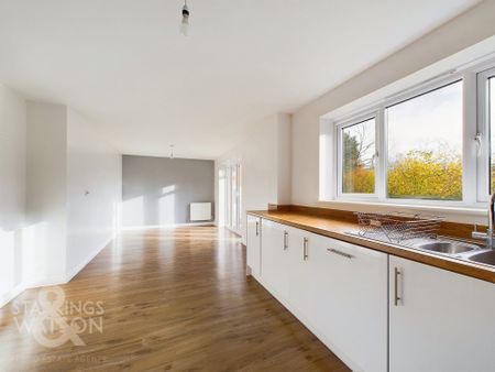 Brownes Grove, Loddon, Norwich - Photo 2