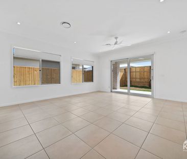 Brand New 4 Bedroom Home with Ducted Air Conditioning & Entertainin... - Photo 1