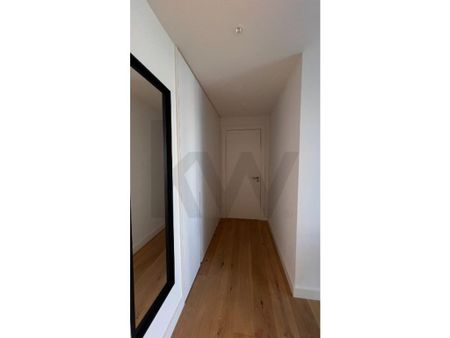 2 room luxury Flat for rent in Campolide, Portugal - Photo 2