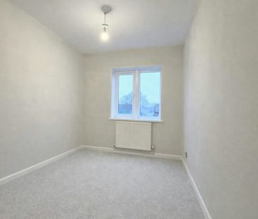 Flat to rent on - Photo 1