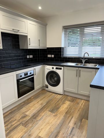 2 Bed Semi-Detached House, Alder Road, SO16 - Photo 4