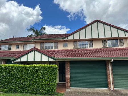 “The townhouse you've been waiting for, rent increases to $750pw from 23/01/2026!” - Photo 2