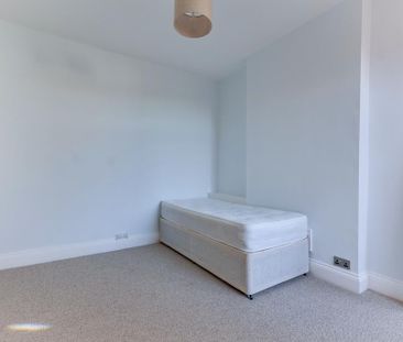 4 bedroom terraced house to rent - Photo 4