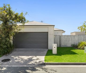 Moden Fully Fenced Family Home - Photo 5