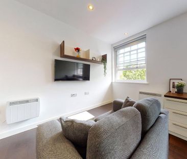 Studio to rent - Photo 2