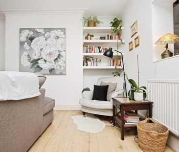 2 bedroom flat to rent - Photo 2