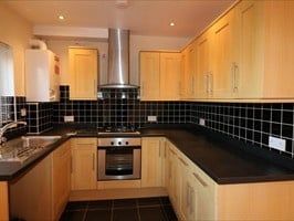 3 Bed Terraced House, Beaumont Crescent, CV6 - Photo 4