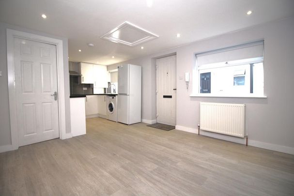 1 bedroom ground floor flat to rent - Photo 1