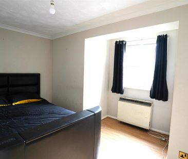 Boscombe Road, Southend-On-Sea - Photo 6