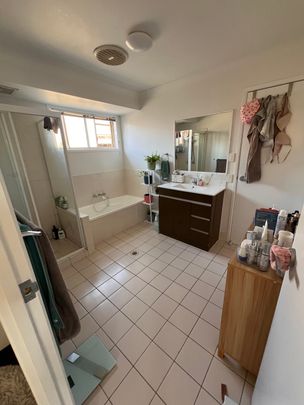 Burleigh Waters - Photo 1