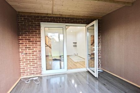 4 bedroom terraced house to rent - Photo 2