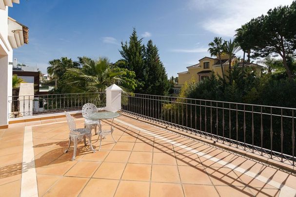 Luxury Villa for rent in Marbella, Andalusia - Photo 1
